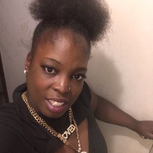 Meet your Posher, Kendra